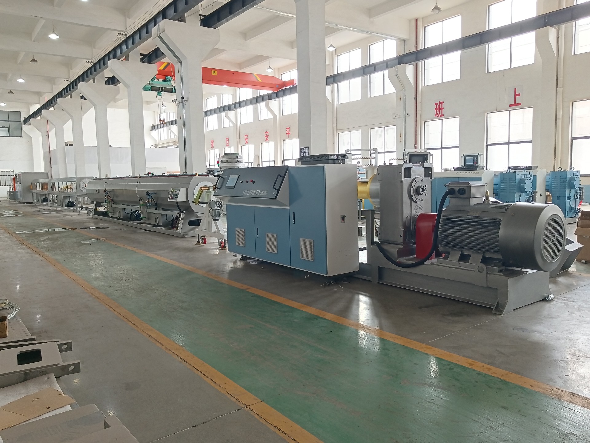 315PE管材擠出生產(chǎn)線 塑料擠出機 塑料管道